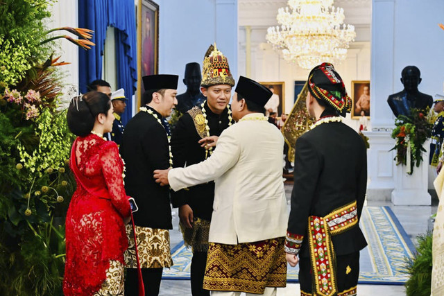 Presiden Prabowo Subianto terima ucapan selamat HUT RI dari Try Sutrisno hingga SBY. Foto: Dok. BPMI