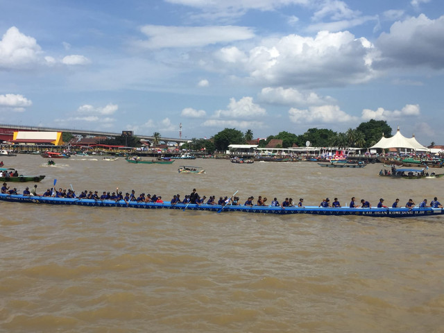 Perlombaan Bidar yang digelar di Benteng Kuto Besak Palembang pada Minggu, 17 Agustus 2025/Anyelir.