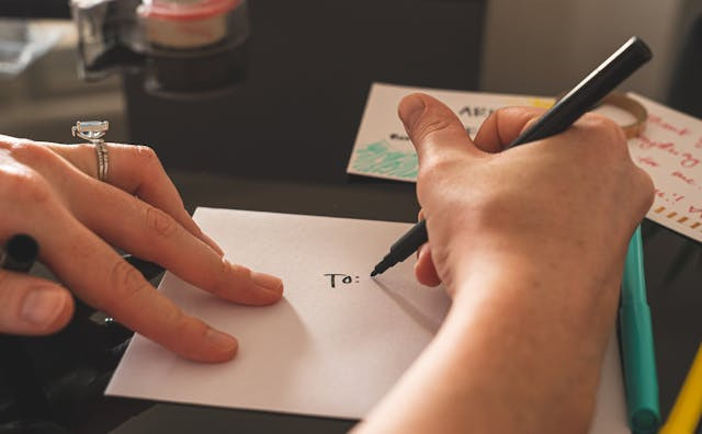 Ilustrasi contoh surat kuasa pengurusan tanah sengketa. Sumber: pexels.com