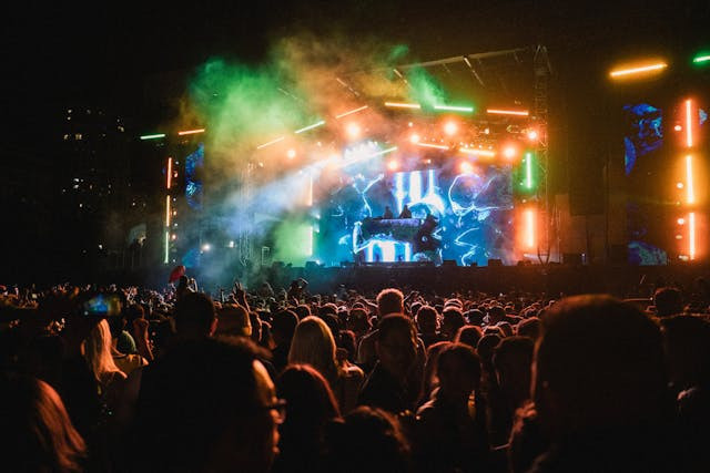 Kapan Staydium Spotify. Foto hanya ilustrasi bukan sebenarnya. Sumber foto: Pexels/Deane Bayas