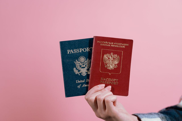Cara ganti paspor rusak. (Foto hanya ilustrasi, bukan tempat yang sebenarnya). Sumber: Pexels/Tima Miroshnichenko.