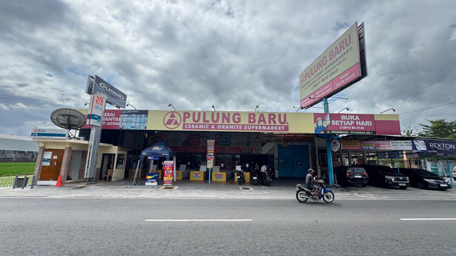 Toko pertama Pulung Baru di Jalan Raya Piyungan - Prambanan, Gatak, Bokoharjo, Kec. Prambanan, Sleman. Foto: Yusuf Hay/Pandangan Jogja