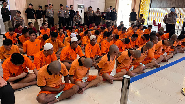 Ratusan tersangka yang berhasil diamankan. | Foto: Sinta Yuliana/Lampung Geh