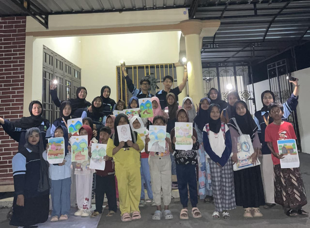 Belajar dan bermain oleh KKN Posko 70 UIN Walisongo Semarang
