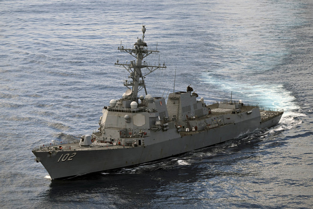 Kapal perusak berpeluru kendali USS Sampson. Foto: Joaquin Sarmiento/AFP