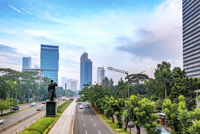 Ilustrasi Jalan Soedirman, Jakarta. Foto: Adnan Hidayat P/Shutterstock