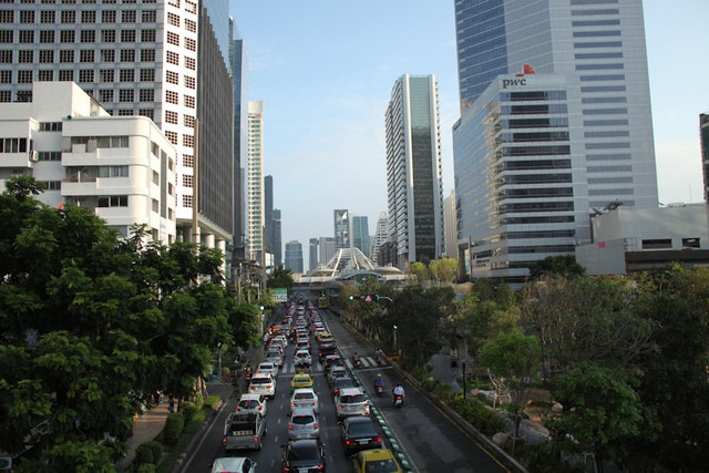 Ganjil Genap sampai jam berapa di Jakarta, foto hanya ilustrasi: Unsplash/Casper Westera