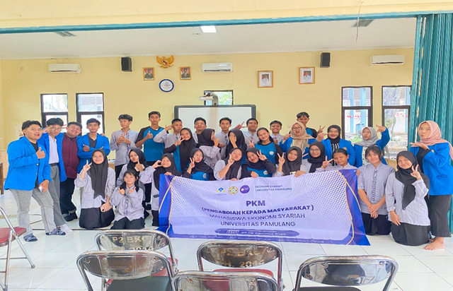 Foto Mahasiswa Ekonomi Syariah dan Siswa SMAN 6 Kab. Tangerang (dokpri)