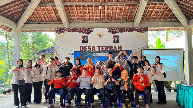 Sumber : Dokumen Pribadi. Foto bersama relawan ANTASENA Desa Terban