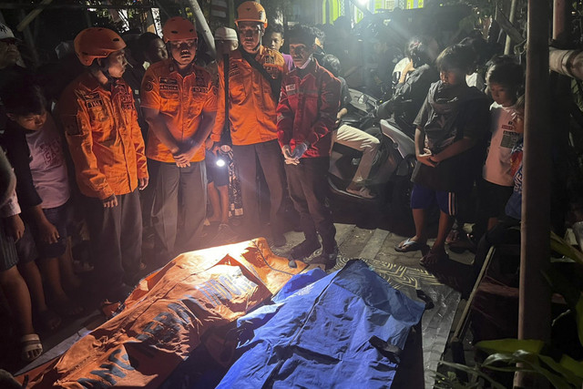 Jenazah dua pemancing yang meninggal dunia. Foto: Dok. BPBD Kota Semarang