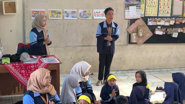 Belajar adab dan akhlak dengan seru oleh Kelompok KKN posko 70 UIN Walisongo