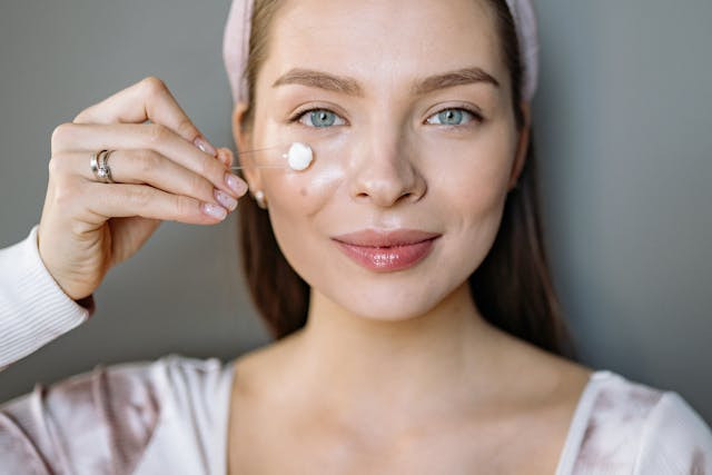 produk eksfoliasi untuk kulit berminyak dan pori-pori besar. Foto hanya ilustrasi. Sumber: Pexels 