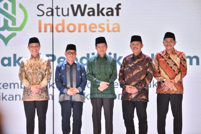 Menag Nasaruddin Umar bersama jajaran Direktorat Pendidikan Agama Islam (PAI) Ditjen Pendidikan Islam. Foto: Kemenag RI