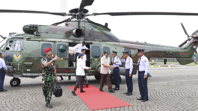 Menhan, Sjafrie Sjamsoeddin, Mentan, Andi Amran, Menkes, Budi Gunadi Sadikin, dan Menkeu, Sri Mulyani, usai meninjau batalyon teritorial pembangunan di Monas, Jakarta Pusat, Rabu (20/8/2025). Foto: Dok. Istimewa