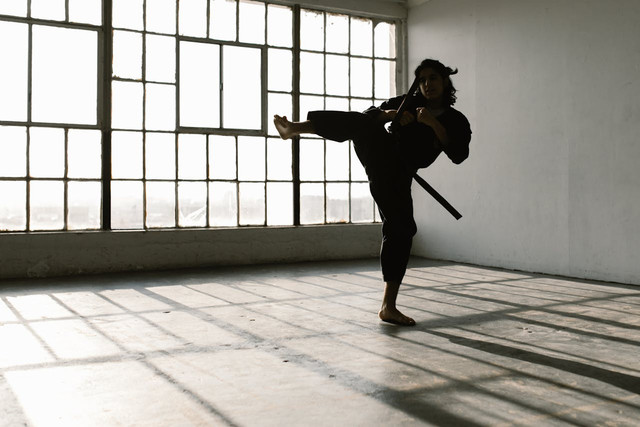 Profil Jet Li. Foto hanya ilustrasi, bukan yang sebenarnya. Sumber: Pexels/RDNE Stock project 