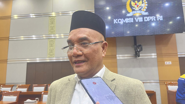 Ketua Komisi VIII DPR Marwan Dasopang di Kompleks Parlemen, Senayan, Jakarta, Rabu (20/8/2025). Foto: Nasywa Athifah/kumparan