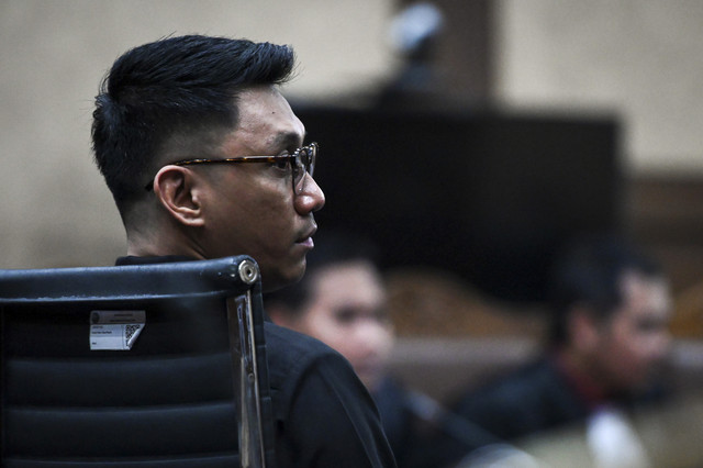 Terdakwa kasus suap Wahyu Gunawan menjalani sidang perdana di Pengadilan Tindak Pidana Korupsi, Jakarta, Rabu (20/8/2025). Foto: Sulthony Hasanuddin/ANTARA FOTO 