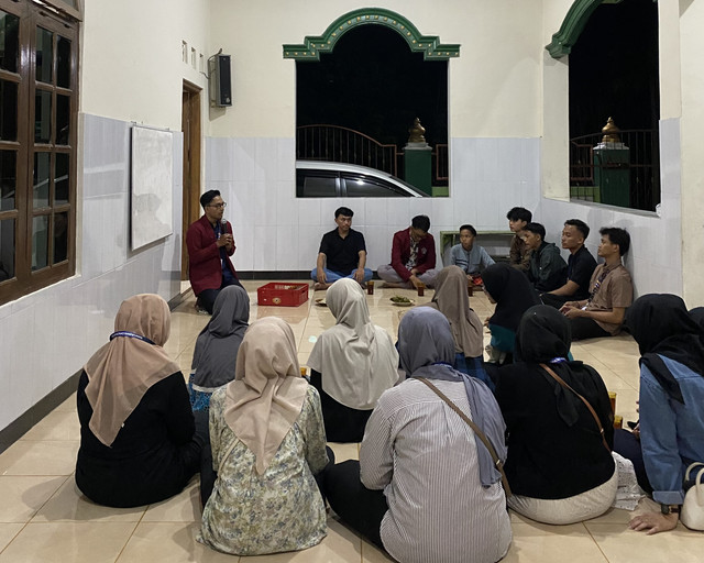 Pelatihan Public Speaking Melalui Media Podcast di Masjid Baitul Makmur Gatak, Kamis (23 Juli 2025) 