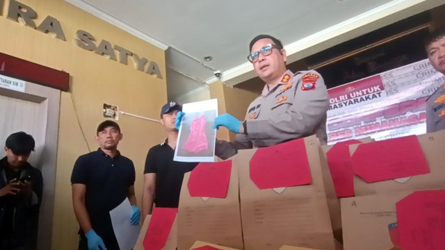 Polisi gelar konferensi pers terkait pembunuhan terhadap seorang lansia 66 tahun.