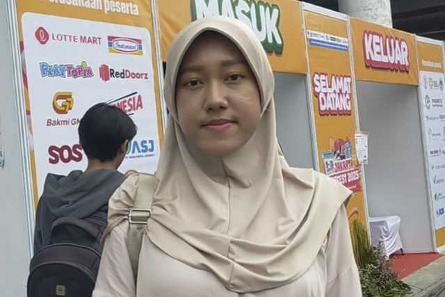 Nafza, pencari kerja yang datang di Jakarta Jobfest 2025. Foto: Nur Pangesti/kumparan