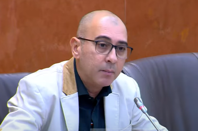 Anggota Komisi VI DPR RI Nasim Khan saat rapat dengan Direktur Utama PT KAI, Bobby Rasyidin di DPR RI, Rabu (20/8). Dok. Youtube TVR Parlemen