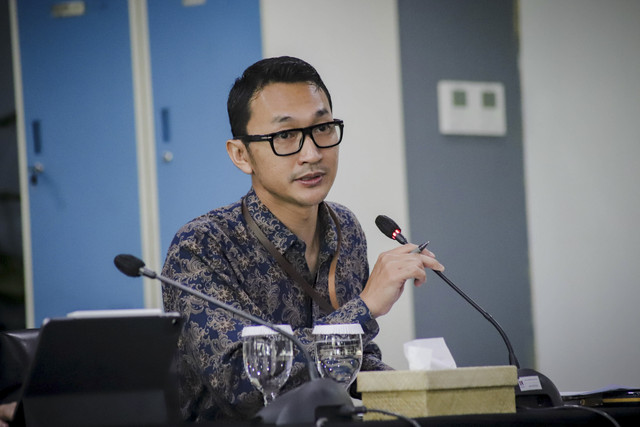 Juru Bicara KPK Budi Prasetyo berbicara pada Konferensi pers Kinerja Dewan Pengawas KPK Semester I Tahun 2025 di Gedung KPK C1, Jakarta, Kamis (21/8/2025). Foto: Jamal Ramadhan/kumparan