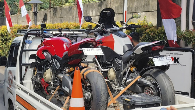 OTT Wamenaker Noel-2 Motor Ducati Langsung Disita 2 OTT Wamenaker Noel-2 Motor Ducati Langsung Disita