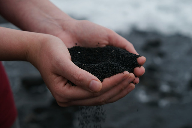 Ilustrasi Rasio Bahan dalam Pembuatan Eco-enzyme adalah. Sumber: Unsplash/Seth Cottle