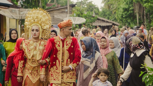 Ilustrasi untuk Pakaian Adat Sumatera Barat. Sumber: Unsplash/Faisal