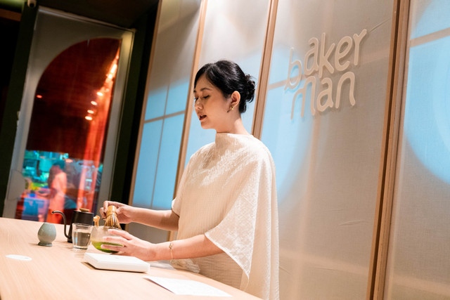 Workshop matcha bersama Jiyo Acintya, profesional tea blender dari Indonesia Tea Institute di Bakerman Jakarta (6/8/2025). Foto: Bakerman