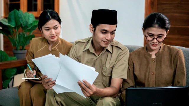 Ilustrasi cara melakukan absensi kehadiran PUSAKA Kemenag. Foto: Shutterstock