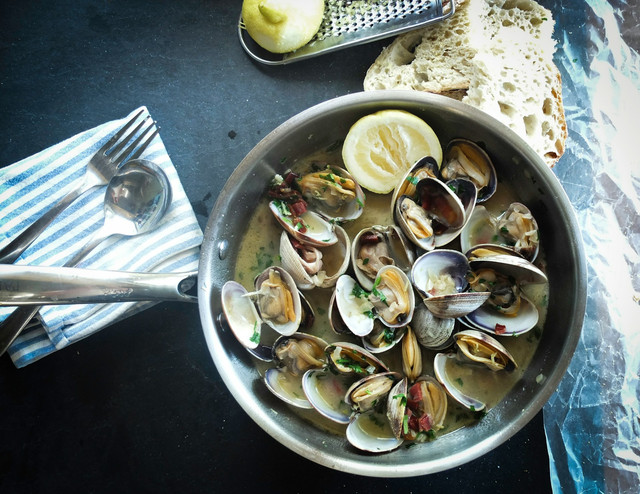 6 Tempat Makan Seafood Tumpah di Tangerang. Foto hidangan seafood hanya sebagai ilustrasi, bukan tempat sebenarnya. Sumber foto: Unsplash-WikiSleep App