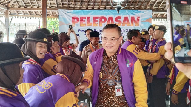 Bupati Pati Sudewo melepas Peserta Raimuna Daerah XIII Kwarda Jawa Tengah tahun 2025 di Kantor Kwartir Cabang Pati, Jumat (22/8/2025). Foto: kumparan