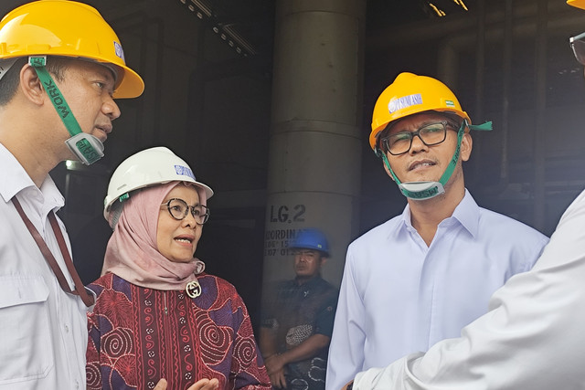 Juru Bicara Kemenperin Febri Hendri Antoni Arif di Pabrik PT Sumi Asih, Bekasi, Jawa Barat, Jumat (22/8/2025). Foto: Widya Islamiati/kumparan