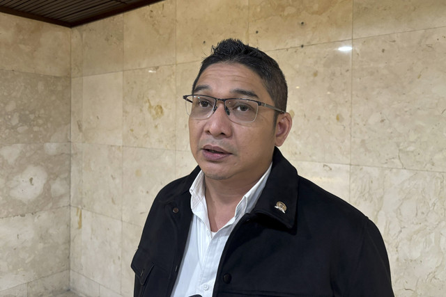 Anggota Komisi VIII DPR RI, Pasha Ungu menjawab pertanyaan wartawan saat dijumpai di kompleks Parlemen, Senayan, Jakarta, Jumat (22/8/2025). Foto: Abid Raihan/kumparan