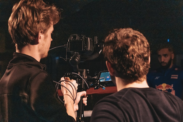 ilustrasi pemain film rest area. Unsplash/Nemesia Production