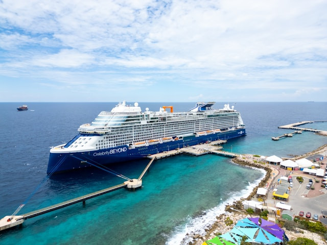 Jadwal kapal Kupang Ende minggu ini. Foto hanya ilustrasi, bukan kapal yang sebenarnya. Sumber: Unsplash/Bent Van Aeken