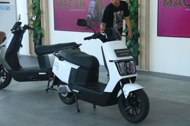 Motor listrik Polytron Fox 200. Foto: Syahrul Ghiffari/kumparan