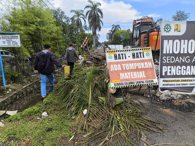 TKP warga meninggal terimpa pohon palem di Mempawah. Foto: Dok. Istimewa