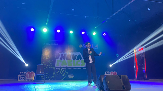 Komedian Sadana Agung pertama kali tampil di Kota Pontianak lewat ‘Nova Facies’ di Taman Budaya pada Sabtu malam, 23 Agustus 2025. Foto: Alycia Tracy Nabila