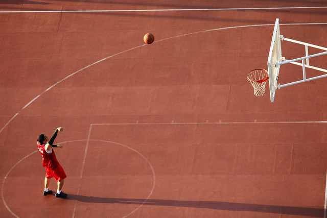 Ilustrasi peraturan dalam permainan bola basket - Sumber: pixabay.com/heungsoon