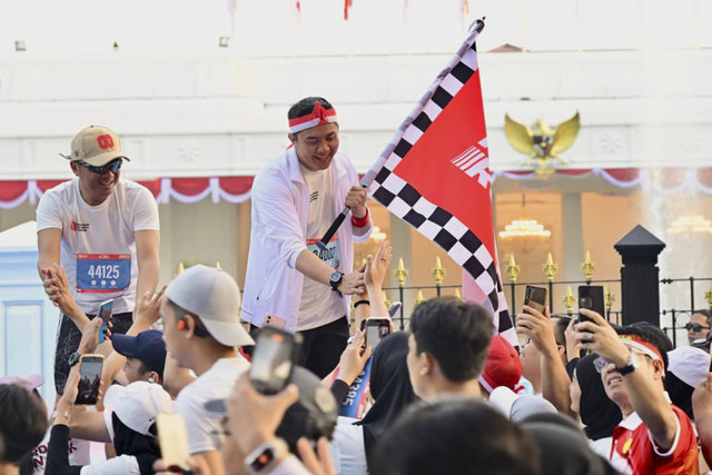 Sekretaris Kabinet (Seskab) Teddy Indra Wijaya pada acara event Merdeka Run 8.0K, Minggu (24/8/2025). Foto: Dok. Rusman-Biro Pers Sekretariat Presiden