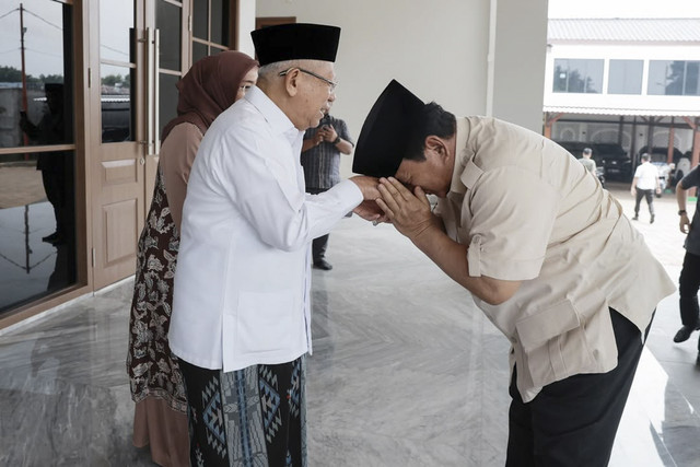 Presiden RI Prabowo Subianto di kediaman Wakil Presiden Republik Indonesia ke-13, K.H. Ma'ruf Amin di Depok, Minggu (24/8/2025). Foto: Instagram/ @presidenrepublikindonesia
