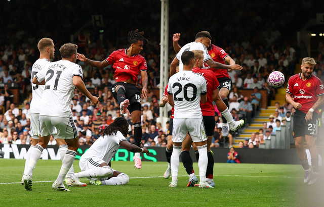 Fulham vs Manchester United (MU) dalam laga pekan kedua Liga Inggris 2025/26 di Stadion Craven Cottage, Minggu (25/8) malam WIB. Foto: Action Images via Reuters/Matthew Childs