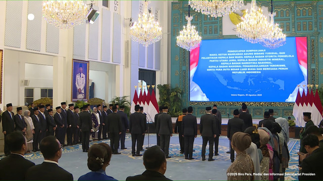 Pelantikan Pejabat Negara, serta Upacara Penganugerahan TKRI di Istana Negara, Jakarta, Senin (25/8/2025). Foto: Youtube/Sekretariat Presiden