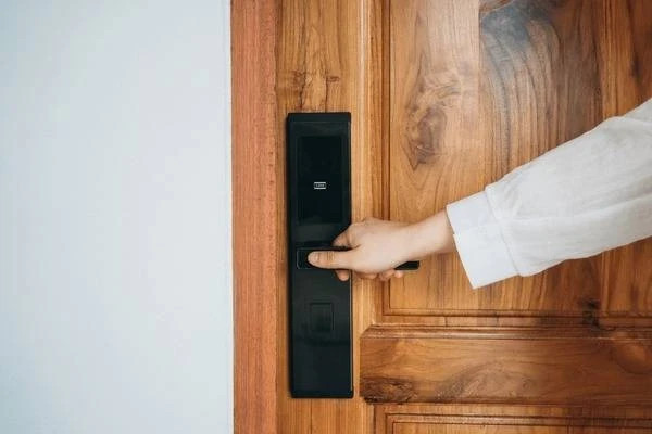 Ilustrasi smart door lock murah. Foto: Shutterstock