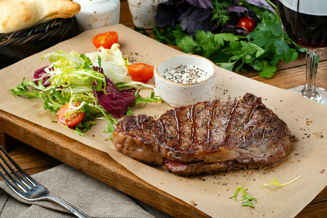 Gandy Steak. (Foto hanya ilustrasi, bukan tempat yang sebenarnya). Sumber: Unsplash/David Foodphototasty.
