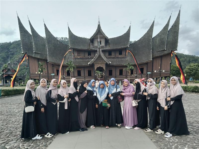 Istana Padaruyung, Ikon budaya dan sejarah Minangkabau yang sarat dengan nilai-nilai kearifan lokal (Sumber : DT Peduli)