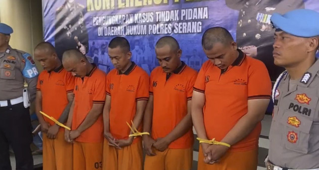 Tampang 5 anggota ormas pelaku penganiayaan staf Humas LH dan wartawan di Serang, Banten. Foto: Dok. Istimewa