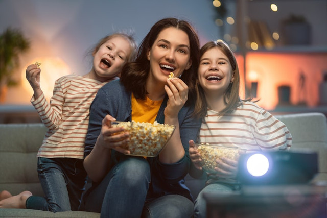 Ilustrasi Bon Appetit Your Majesty Berapa Episode,Foto:Unsplash/Wemax Projectors